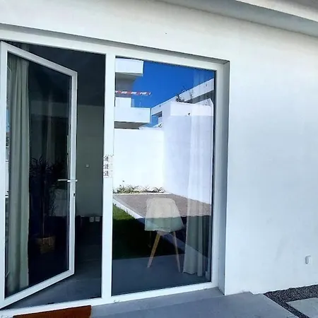 Surf Suite, 8 Min Beach, 25 Min Lisbon Apartment Aroeira (Setubal)