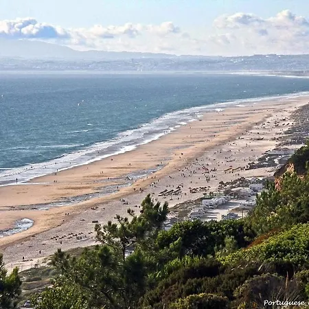 Surf Suite, 8 Min Beach, 25 Min Lisbon