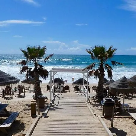 Surf Suite, 8 Min Beach, 25 Min Lisbon *